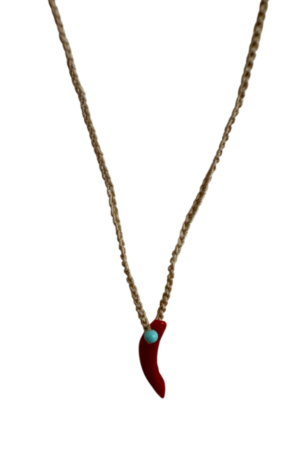 Collana con corno rosso piccolo e perlina celeste